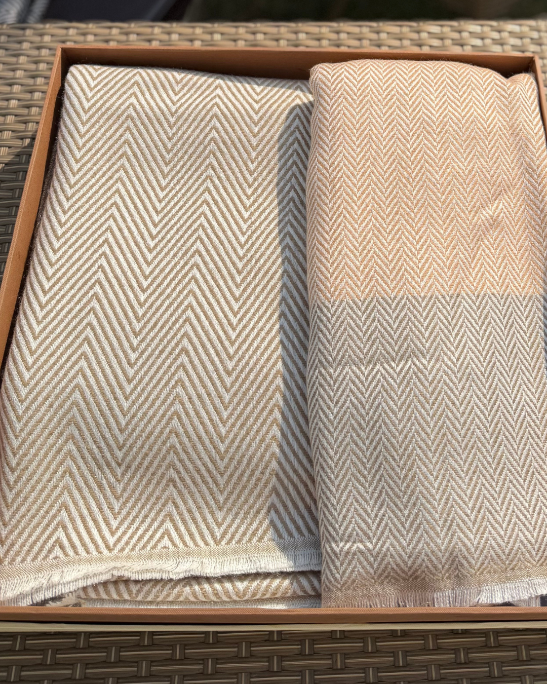 Karivani Gift Box - Blanket, Stole