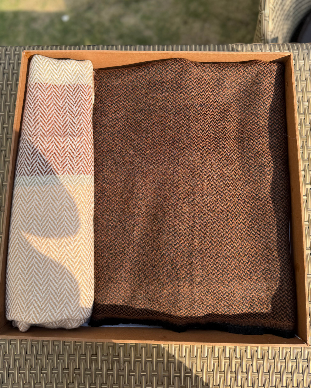 Karivani Gift Box - Blanket , Stole