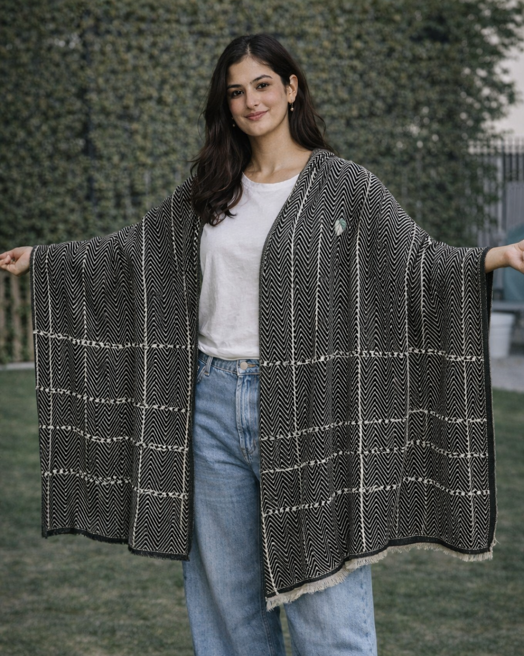 Karivani Gift box - Embroidered Stole