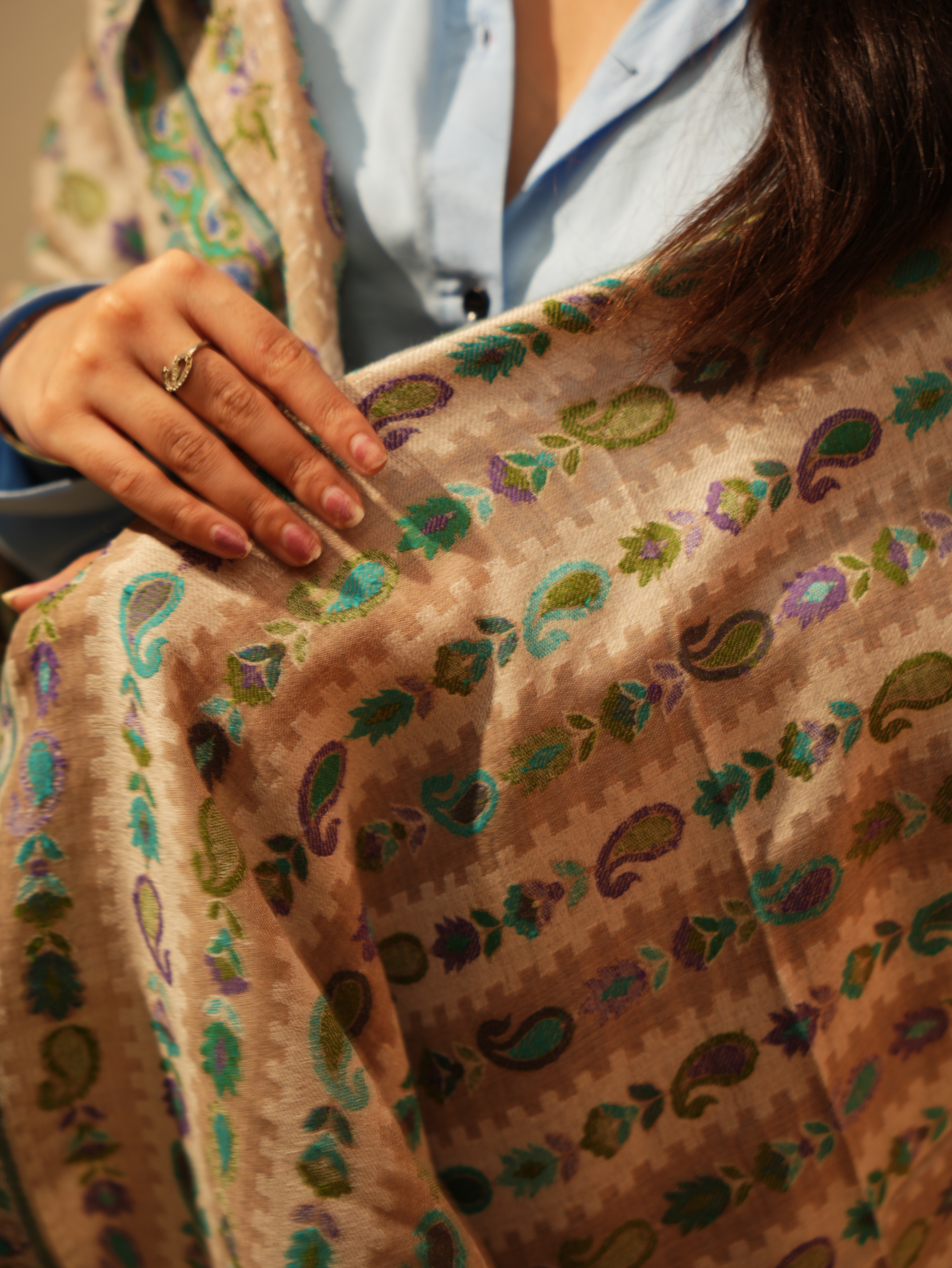 Karivani Women's Faux Pashmina Stole - Stripe Cutting