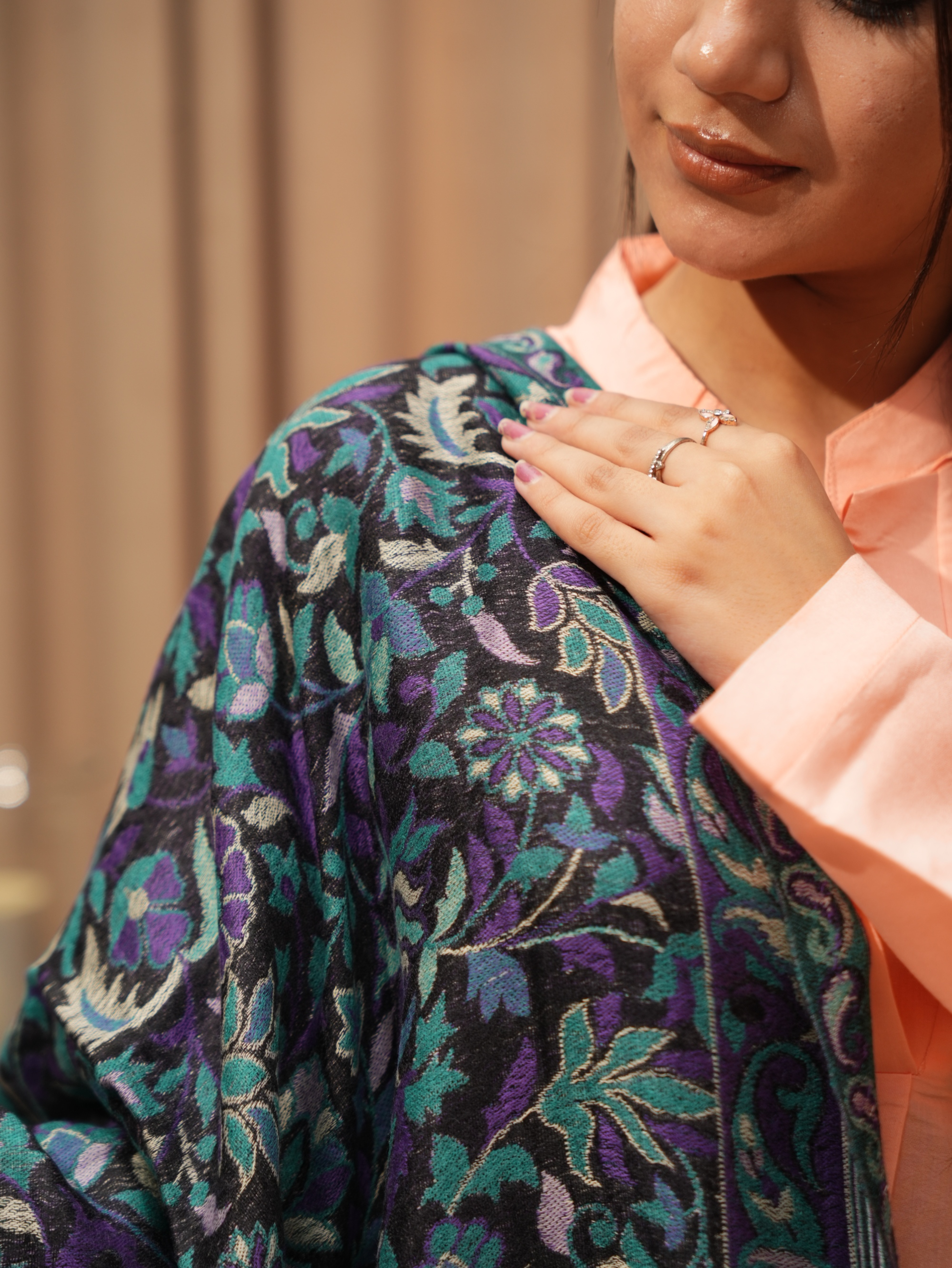 Karivani Women's Faux Pashmina Stole - Kani Jaal Reversible Stole