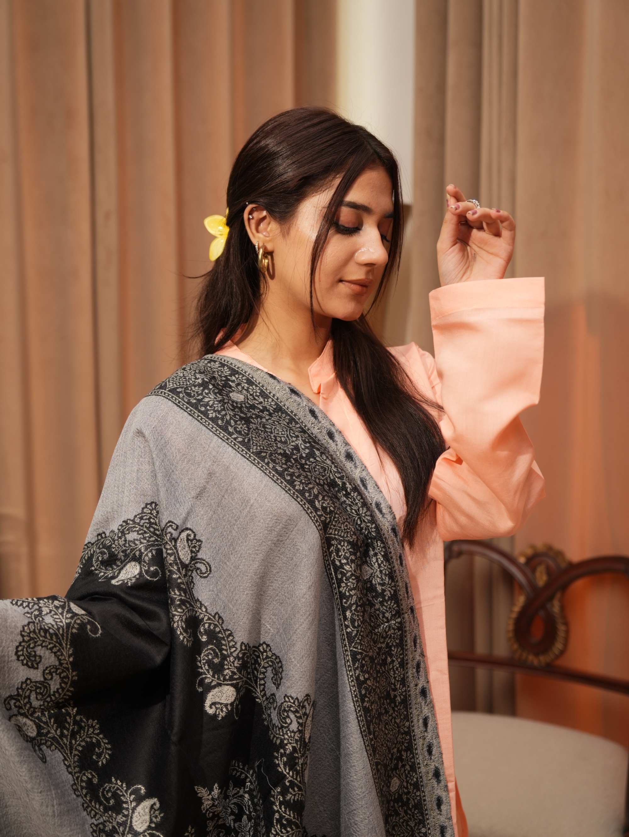 Karivani Women's Faux Pashmina Stole - Side Flower Cutting