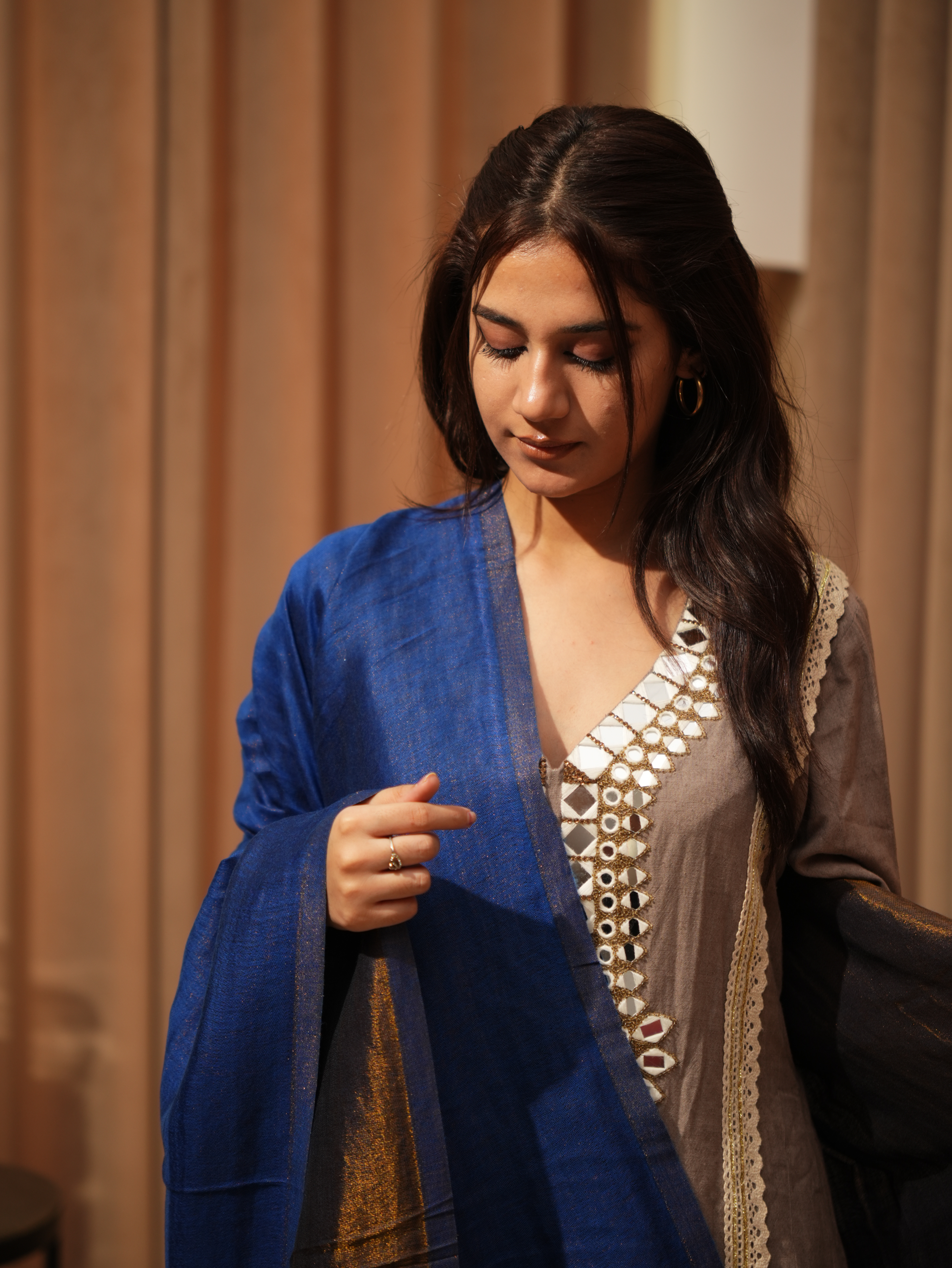 Karivani Women's Faux Pashmina Shawl - Moonlight Reversibe Shawl