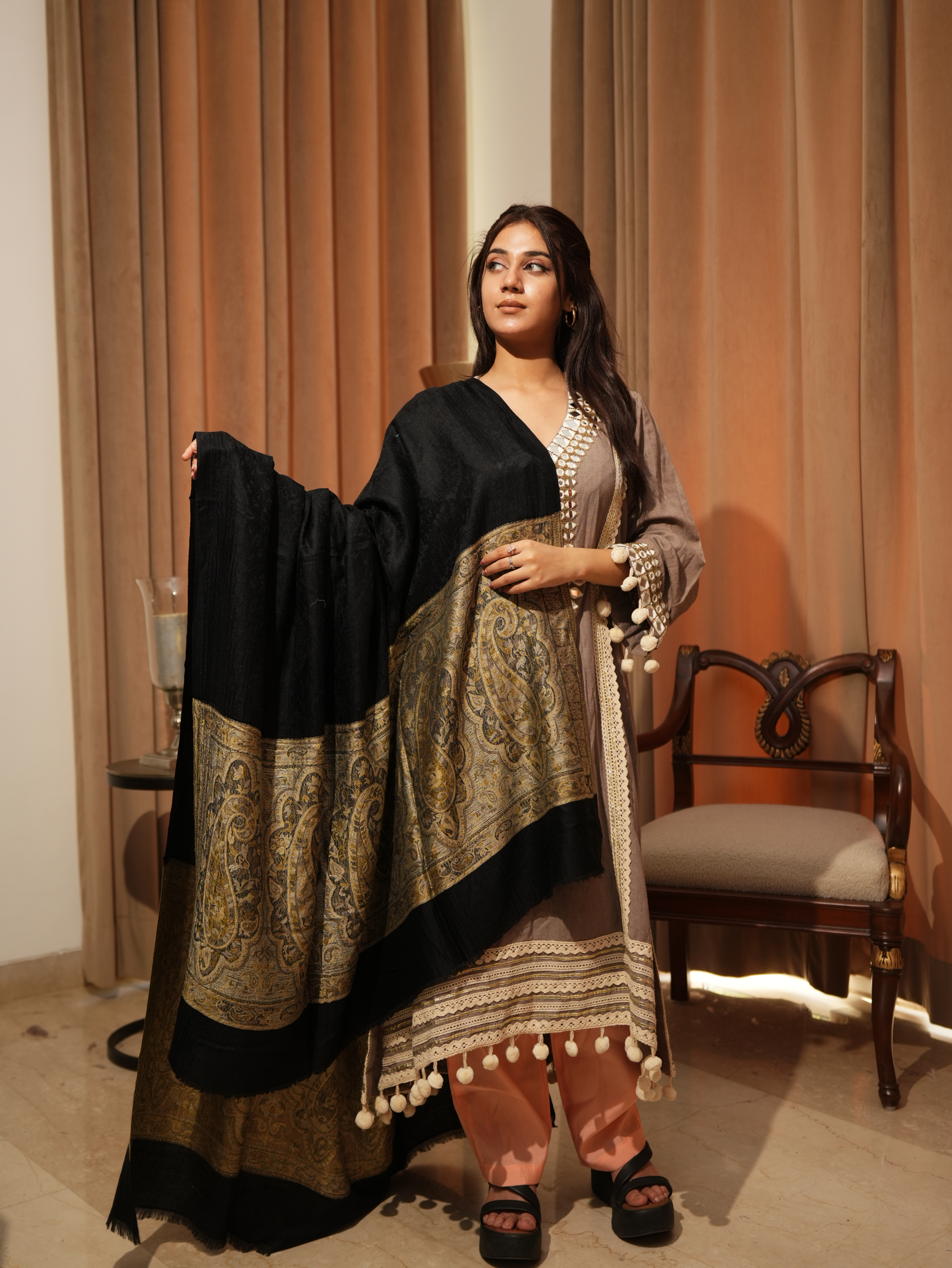 Karivani Women's Faux Pashmina Shawl - Ambi Big Border Shawl