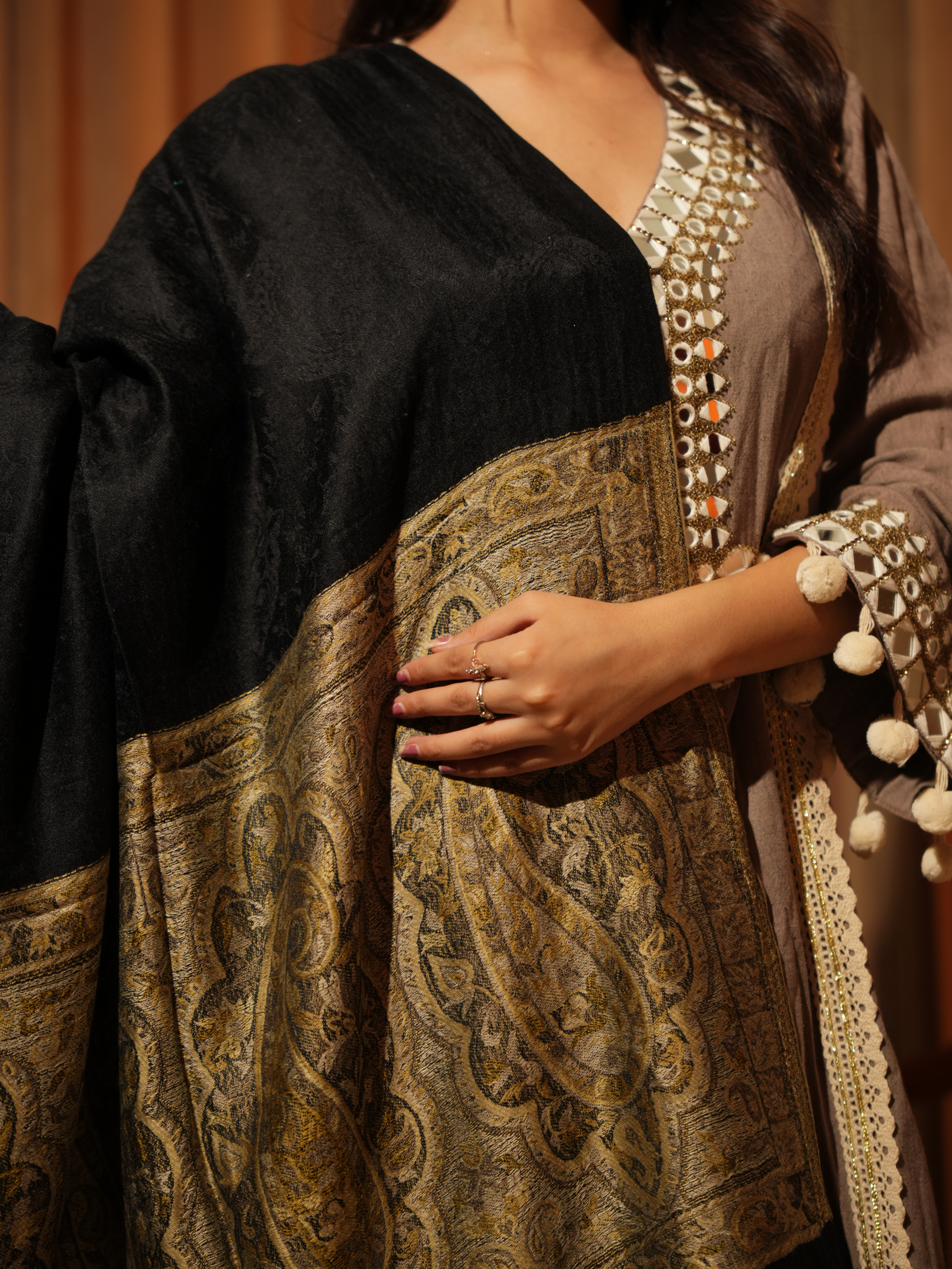 Karivani Women's Faux Pashmina Shawl - Ambi Big Border Shawl