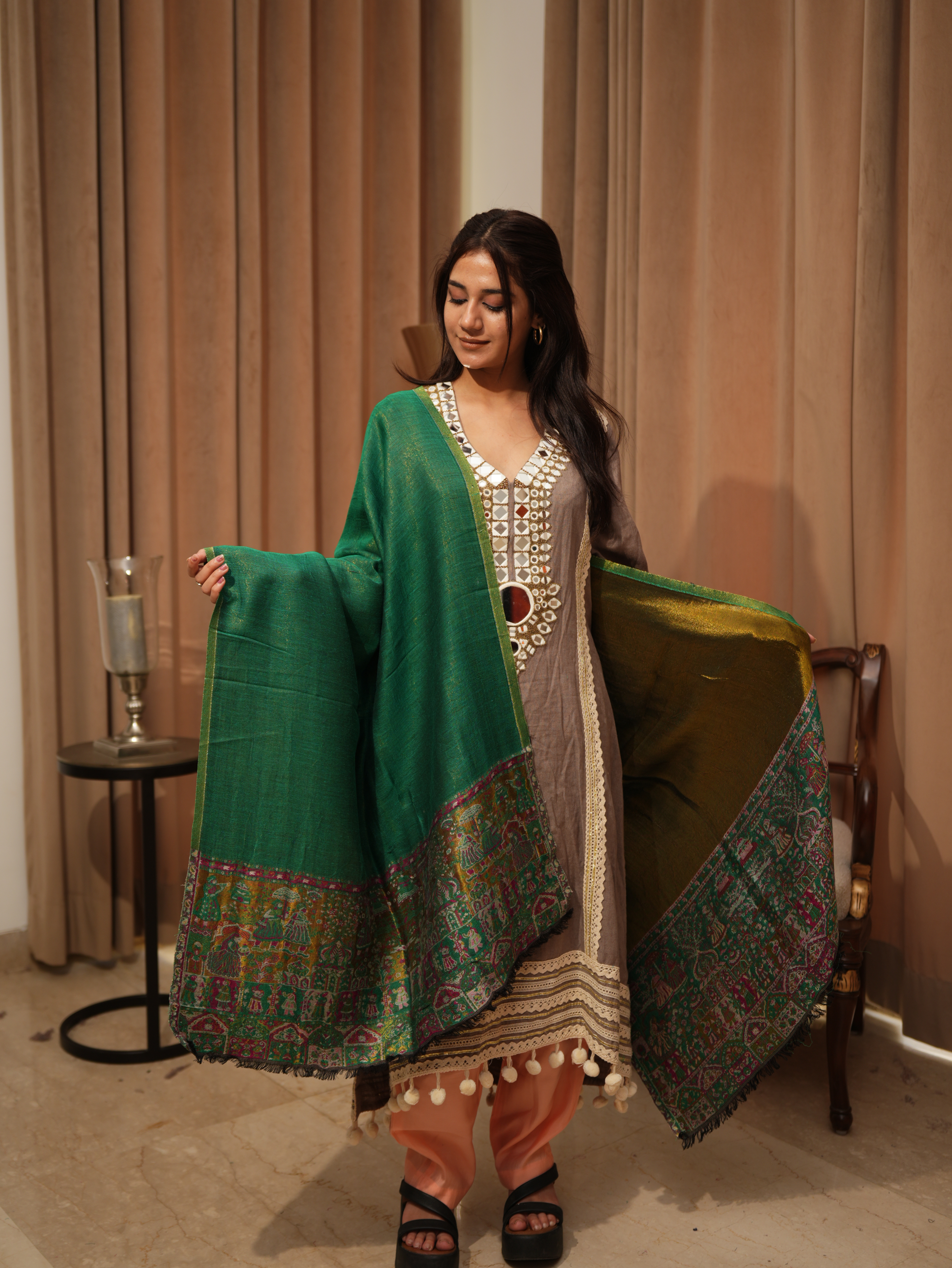 color:green