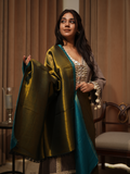 color:turquoise