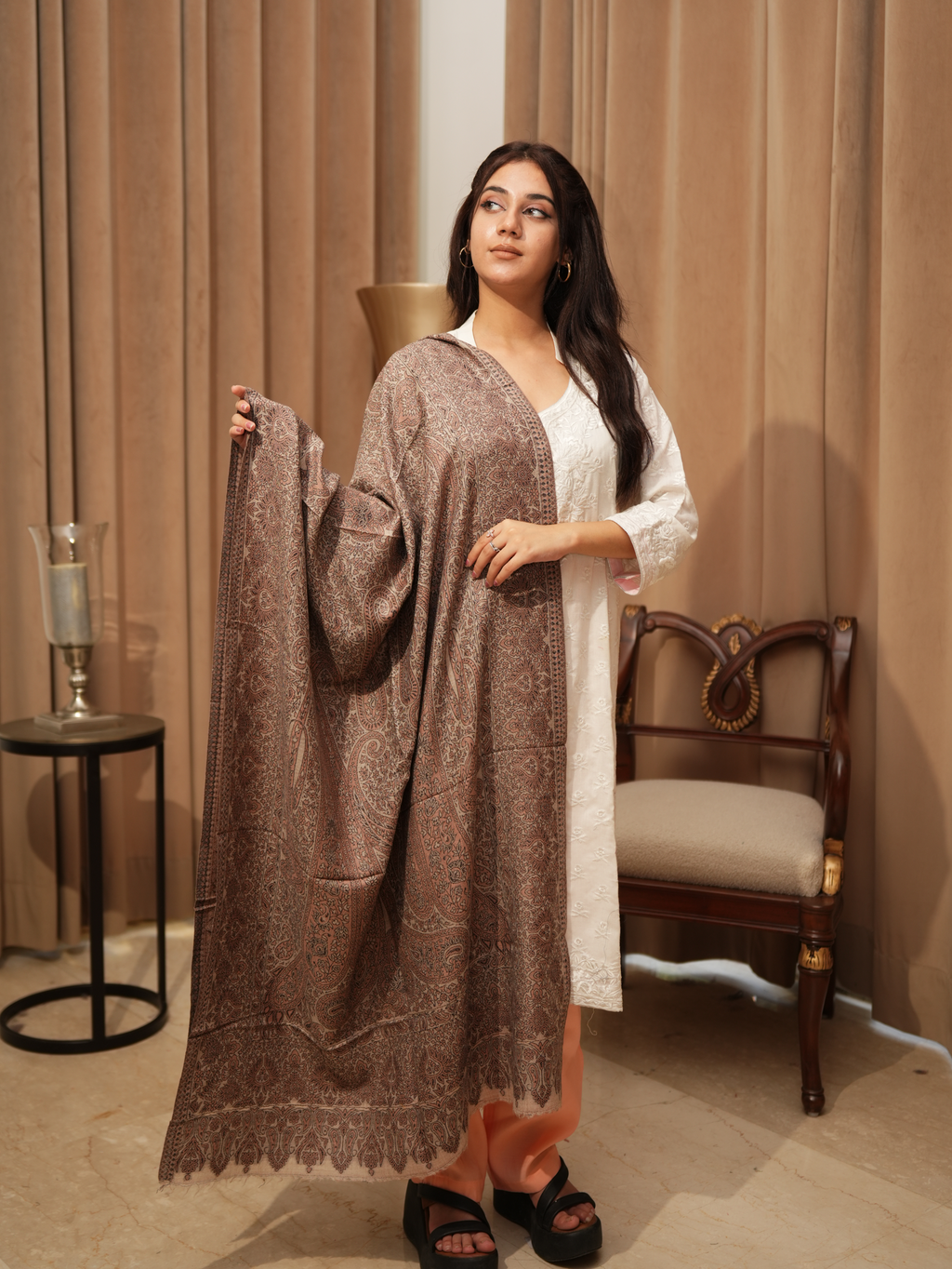 color:beige