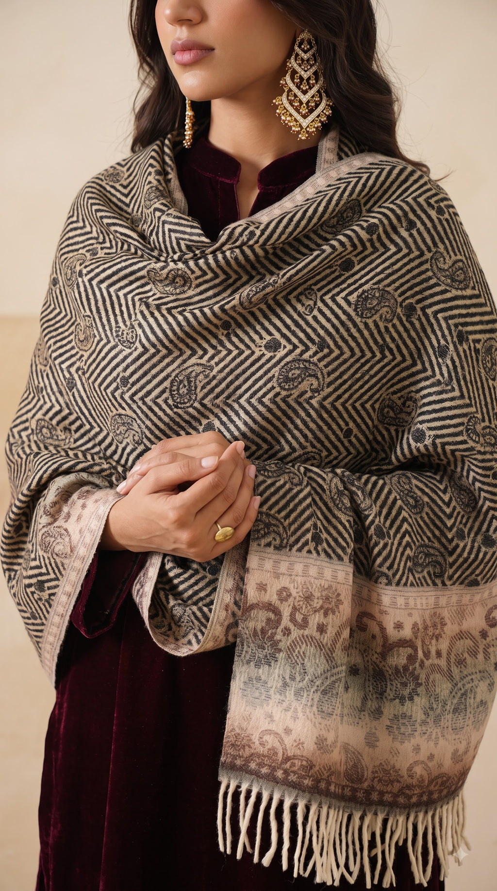 Paisley Chevron Pattern Polyester Stole with Tassels